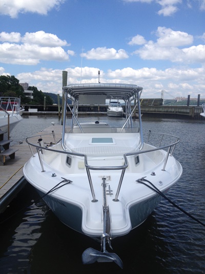 Yacht 31 - bow